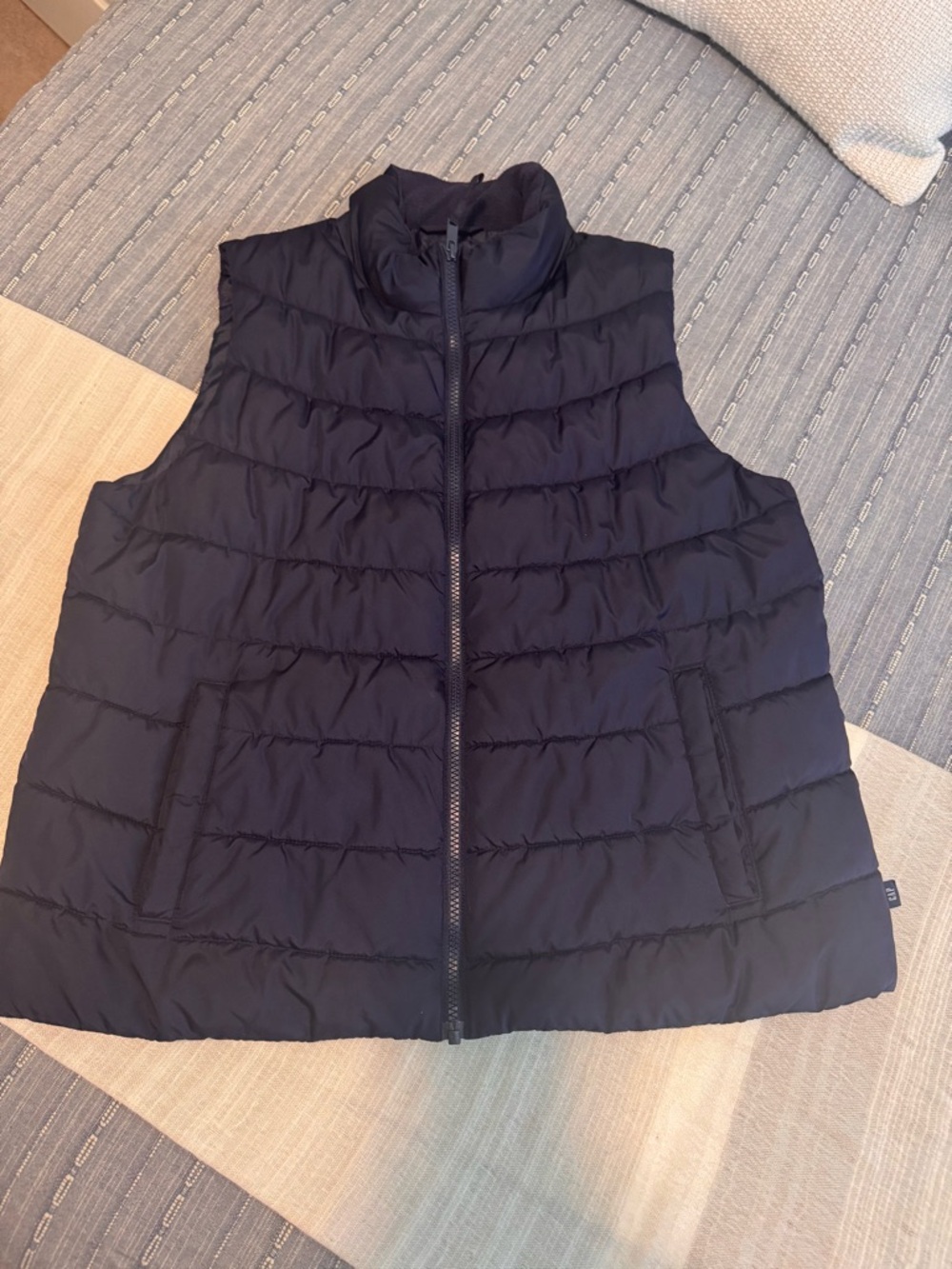 Gap Navy Puffer Vest Size Large –